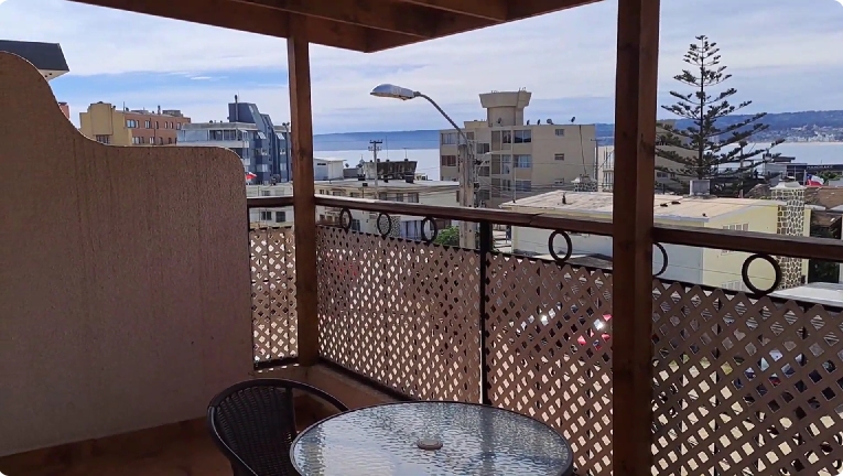 Comercial 1, pinchar la foto para ver